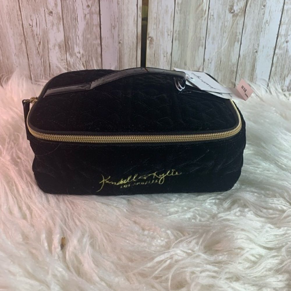 NWT Kendall + Kylie Vanity Zip Around Cosmetic  Make Up Bag Black​​​